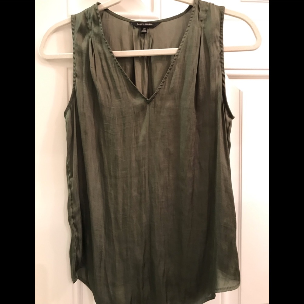 Banana Republic silk olive tank top